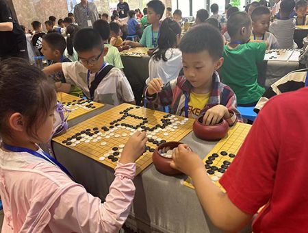 点击查看详细信息<br>标题：奎文区青少年围棋定级升段邀请赛赛场掠影 阅读次数：4893