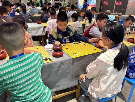 点击查看详细信息<br>标题：奎文区青少年围棋定级升段邀请赛赛场掠影 阅读次数：4441